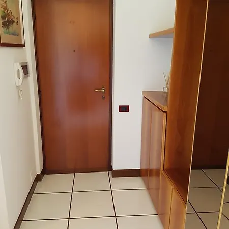 Apartment Casa Elena Albese Con Cassano